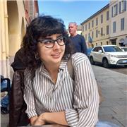 Sono una fotografa e postproduttrice con la passione per il fotoritocco, offro lezioni di fotoritocco con photoshop per aiutarti a rendere perfette le tue foto!